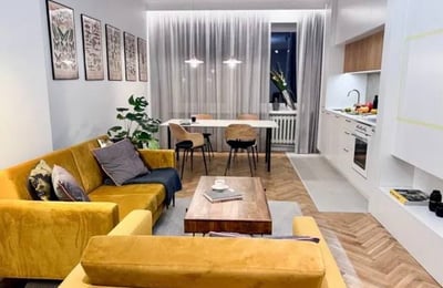 Alquiler de un elegante apartamento amueblado de 3 habitaciones, 74 m², Śródmieście, Varsovia, Polonia